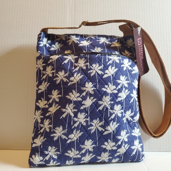 Stone Mountain Lockport Crossbody Palm Tree Bag - Picture 2 of 7